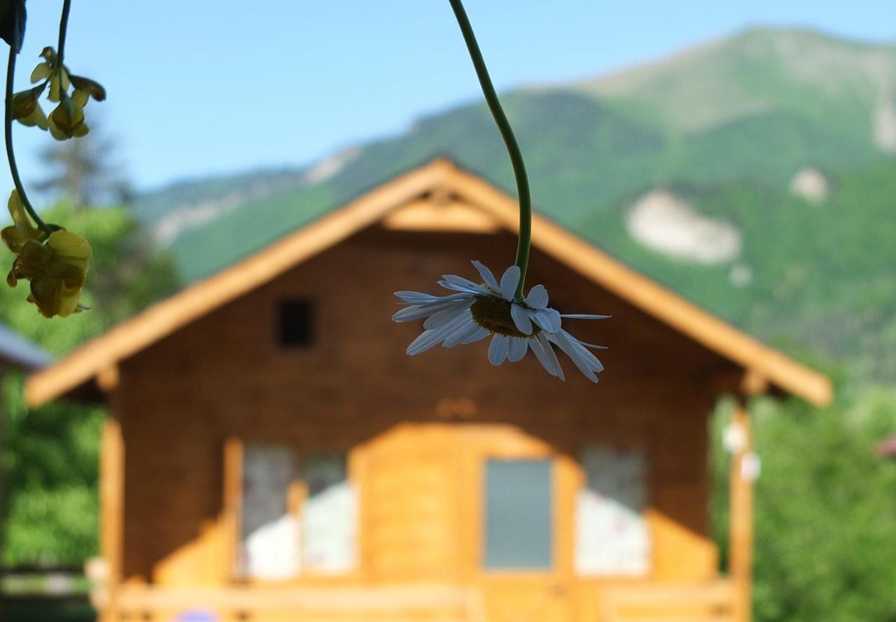 Mountain Cabins Местия Экстерьер фото